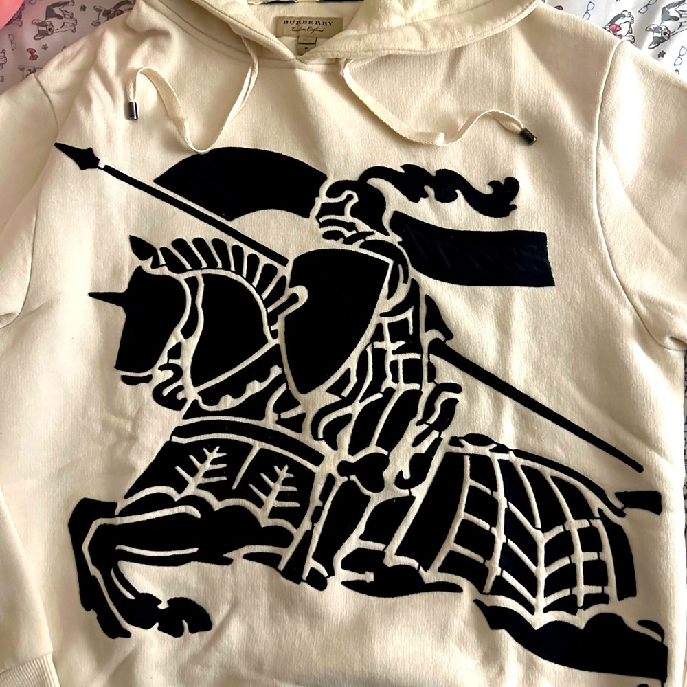 Burberry hoodie 100% cotton like new condition